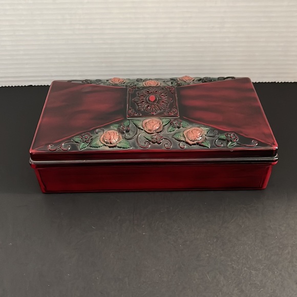 Vintage Wood Trinket, Jewelry Box w/Roses Hinged Lid Mahogany w/Green Lining - Picture 1 of 9
